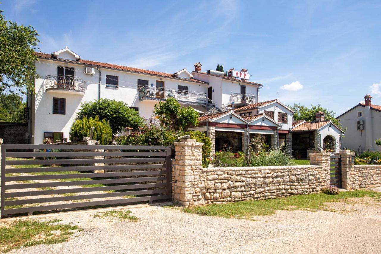 Guest House Milotic Brajkovici (Pazin) Exterior foto